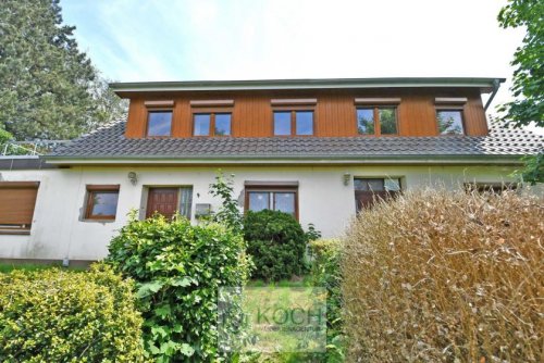 Loxstedt Großes Ein-/ Zweifamilienhaus mit Anbau auf großem
Grundstück in Loxstedt-Düring Haus kaufen