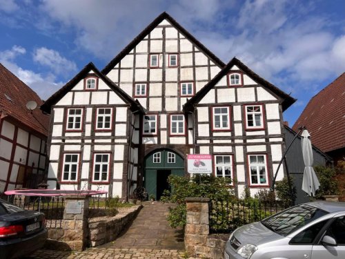 Schieder-Schwalenberg Inserate von Häusern Außergewöhnlicher Fachwerktraum mit XXL-Wohnung und 2 Maisonette-Wohnungen Haus kaufen