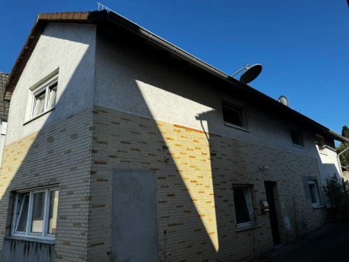 Braunfels Immobilien Schönes Einfamilienhaus mit Freisitz - ohne zusätzliche Maklerprovision - in Braunfels Haus kaufen