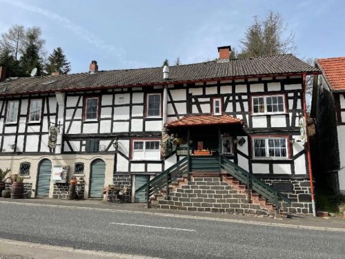 Feldatal Haus Außergewöhnliche Immobilie mit Wohnung und Gästezimmern Haus kaufen