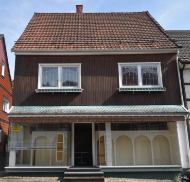 Walkenried Häuser ehem. Wohn- und Geschäftshaus mit schöner modernisierter Wohnung und Doppelgarage Haus kaufen