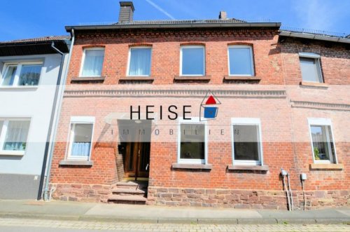 Höxter Immobilie kostenlos inserieren Reihenmittelhaus mit kleinem Innenhof in Lüchtringen - Dorflage fußläufig zur Weser Haus kaufen