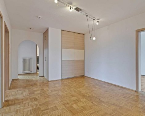 Ratingen Wohnung Altbau Barrierearme 5-Zimmer-Wohnung mit Aufzug in Ratingen-Lintorf Wohnung kaufen