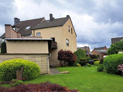 Mönchengladbach Ein- bis Zweifamilienhaus; sanierungsbedürftig (incl. Bauland im Wert von rd. 120.000 EUR) Haus kaufen