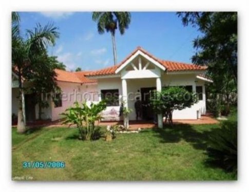 Sosúa/Dominikanische Republik Immo Sosua: Villa mit 168 m² (1 808 sqft) Wohnfläche auf 800 m² (8 608 sqft) Grundstück, vier Schlafzimmer, ein Bad und Pool in 