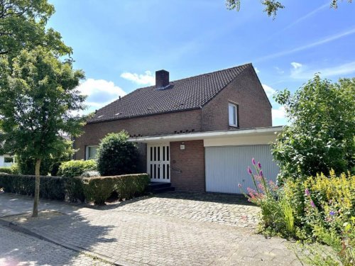 Kleve (Kreis Kleve) Inserate von Häusern Familienfreundliches Wohnhaus in guter Lage von 47533 Kleve-Reichswalde Haus kaufen