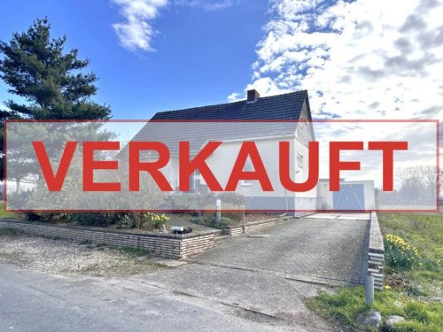 Kleve (Kreis Kleve) Immobilien Renovierungsbedürftiges Einfamilienhaus in ländlicher Alleinlage von 47533 Kleve-Keeken! Haus kaufen