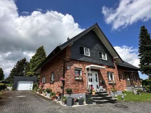 Monschau Immo Preissenkung! Doppelhaus in Höfen: Eine Hälfte frei, die andere vermietet. Haus kaufen