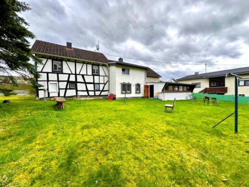 Müllenbach (Landkreis Ahrweiler) Häuser MÜLLENBACH: Einfamilienhaus mit 713 m2 Grundstück am Nürburgring! Haus kaufen