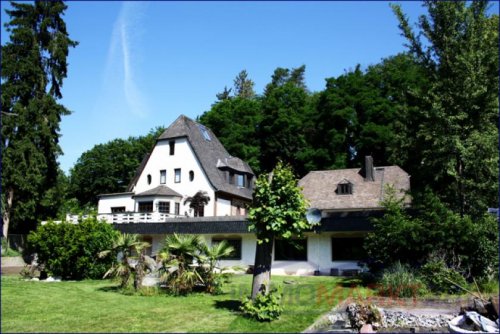 Hennef (Sieg) Immobilien Geschichtsträchtiges Anwesen mit viel Potenzial Haus kaufen