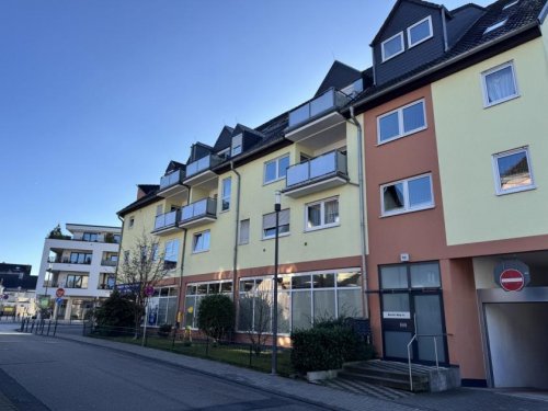 Lohmar 1-Zimmer Wohnung LOHMAR, Zentrum, 2 TOP Appartements ca. 50 m² ges. Wfl. mit TG-Platz, im 1.OG. vermietet und frei Wohnung kaufen