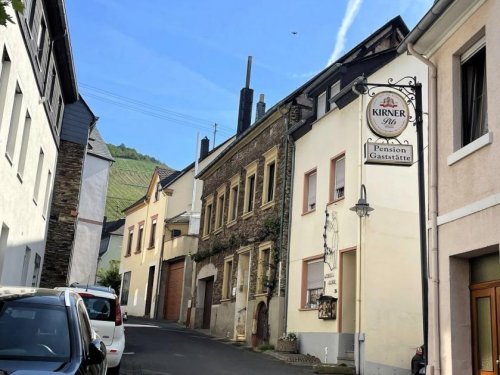 Zeltingen-Rachtig Immobilien Winzerhaus an der Mosel im beliebten Weinort Zeltingen-Rachtig (extra Garten möglich) Haus kaufen