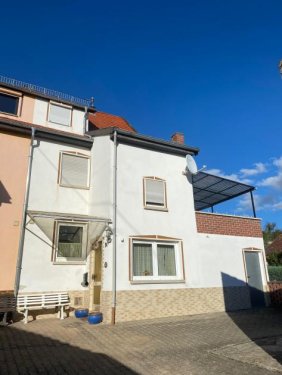 Bad Sobernheim Hausangebote Gemütliche Doppelhaushälfte mit Dachterrasse und großem Gartengrundstück Haus kaufen