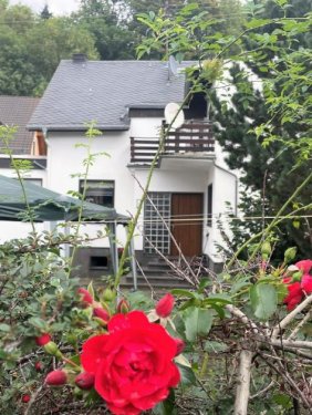 Mendig Immobilien Einfamilien-Wohnhaus mit großen Garten und Hof Nähe Mendig-Mayen mit 144qm Wohnfläche Haus kaufen