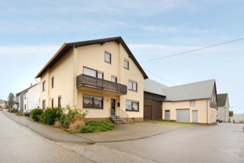 Peterswald-Löffelscheid Haus Vielseitig nutzbares, großes Wohnhaus mit Scheune und Ställen in Peterswald - Naturnähe inklusive! Haus kaufen