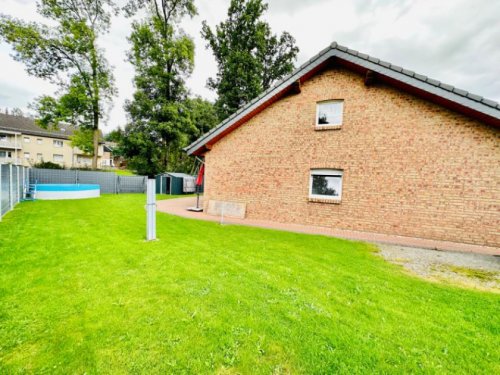 Neuenrade Immobilien NEUENRADE: BUNGALOW HAUS mit ebenerdigem Grundstück in einer Sackgasse! Haus kaufen