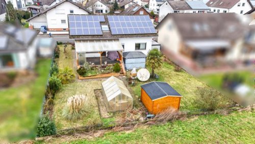 Hasselroth 2-Familienhaus DIETZ: Großzügiges 2-Familienhaus in attraktiver Feldrandlage! Niedermittlau - Bahnhofssiedlung Haus kaufen