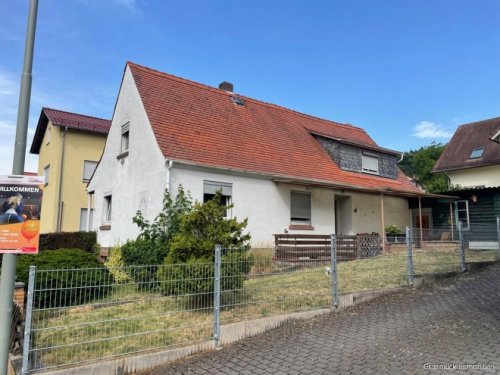 Büdingen Immobilienportal Gemütliches Einfamilienhaus mit vielen Zimmern und kleinem Garten direkt in Büdingen zu verkaufen Haus kaufen