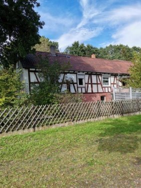 Ortenberg Ein-Zweifamilienhaus -ehemalige Hofreite mit Nebengebäude (Scheune) und 2700m2 großem Grundstück Haus kaufen