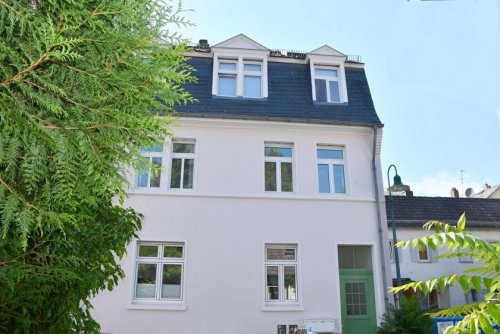 Darmstadt Immobilien Ansprechendes 3-Parteien-Jugendstilhaus in Darmstadt-Bessungen Haus kaufen