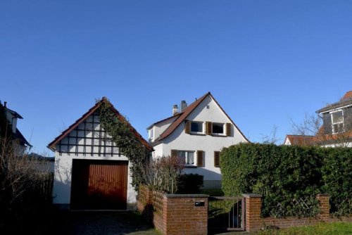 Seeheim-Jugenheim Immobilien Charmantes Einfamilienhaus mit Gartenparadies in Seeheim Haus kaufen