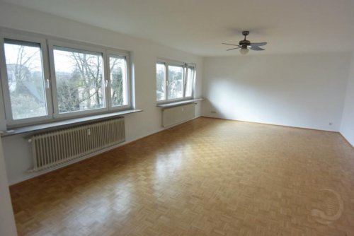 Wiesbaden Wohnungen Wohnen in Kurpark nähe.. Drei Zimmer Wohnung mit sonnigem Balkon in ruhiger grünen Lage Wohnung kaufen