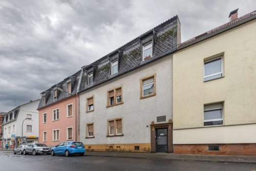 Frankfurt am Main Immobilien Vermietetes Mehrfamilienhaus mit Entwicklungspotenzial Haus kaufen