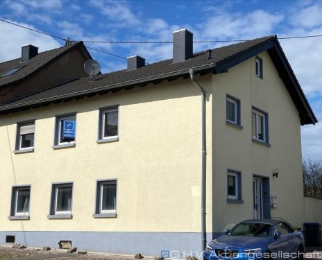 Oberthal Häuser 7 Zimmer, Küche und Bad - einseitig angebautes Einfamilienhaus Haus kaufen