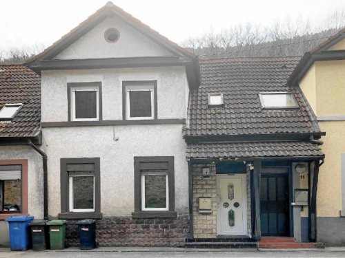 Lindenberg (Landkreis Bad Dürkheim) Häuser Reihenmittelhaus, 2-gesch., voll unterkellert, Terrasse, kl. Garten zwischen Neustadt u. Lambrecht Haus kaufen