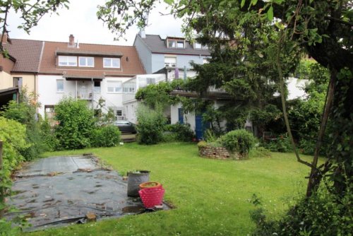 Mannheim Häuser Ruhig gelegenes Mehrfamilienhaus mit Ausbaupotzenial + Baugrundstück in Ma-Käfertal zu verkaufen ! Haus kaufen