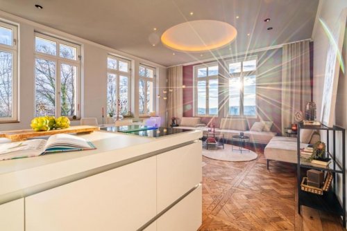 Stuttgart Immobilienportal EINZIGARTIGE EXKLUSIVLAGE - 3-ZIMMER HOCHPARTERRE MIT WELLNESSBAD UND LOGGIA Wohnung kaufen
