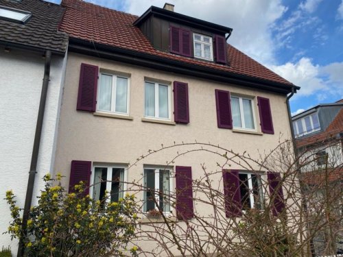 Stuttgart Haus Leerstehende Doppelhaushälfte mit Potential in schöner Wohnlage in Sillenbuch mit großem Garten. Haus kaufen