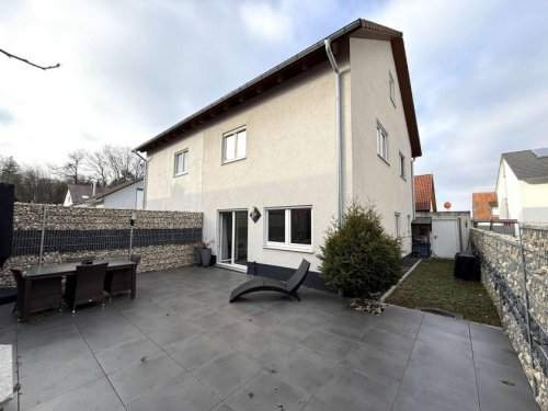 Pforzheim Immobilien DHH - modern, gepflegt, ruhige und sonnige Wohnlage Haus kaufen