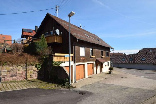 Schömberg (Landkreis Calw) 4-FH mit Terrassen, Balkon, Garten, 3 Garagen - Schömberg Zentrum Haus kaufen