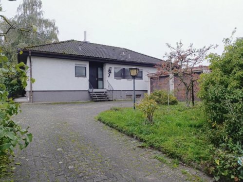 Hainfeld ObjNr:B-19581 - Traumhafter Ausblick! Schöner Bungalow am Ortsrand von Rhodt unter Rietburg Haus kaufen