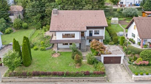 Egesheim PROVISIONSFREI - In toller Aussichtslage: Einfamilienhaus mit Garten und Garagen Haus kaufen