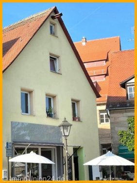 Lauf an der Pegnitz Hausangebote 499.000,- für 281 qm Altstadthaus mit 6 Wohn,- + 1 Gewerbeeinheit in 1A Lage und 30.885,- Mietertrag Haus kaufen