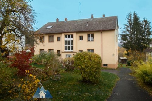 Selb Wohnung Altbau Entspannen mit Blick ins Grüne: Ein Zuhause mit herrlichem Waldausblick! Wohnung kaufen