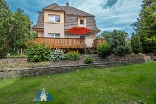 Selb Haus Vom Stadtgrün umgeben: Familienfreundliche Villa im klassischen Stil Haus kaufen