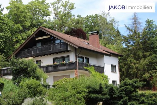 Kulmbach Häuser Familienhaus mit Einliegerwohnung!
Beste Aussicht für 3 Generationen! Haus kaufen
