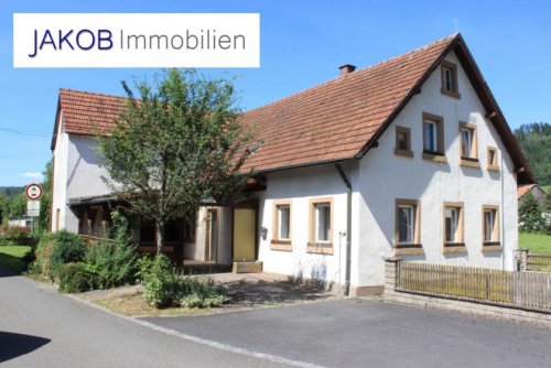 Stadtsteinach Immobilien Ehemaliges landwirtschaftliches Anwesen im Dornröschenschlaf! Haus kaufen