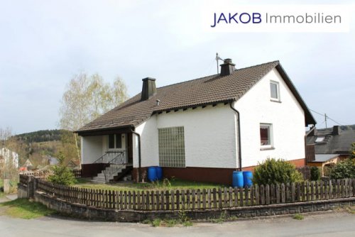 Marktleugast Haus Einfamilienhaus mit Ausbaufläche.
Auch für größere Familien ideal! Haus kaufen