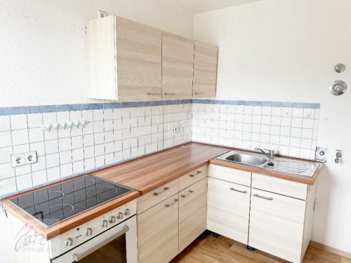 Riesa Immobilien *** KLEIN... GEMÜTLICH... UND MIT KÜCHENZEILE ! *** Helle 2-Raumwohnung zu vermieten Wohnung mieten