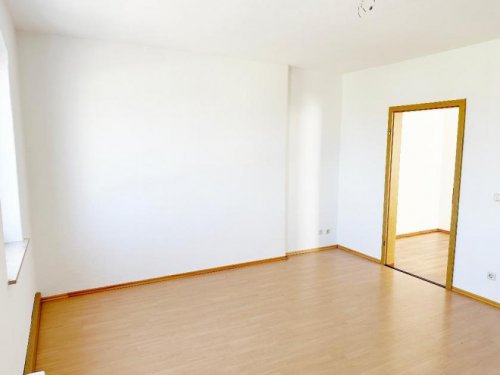 Riesa 1-Zimmer Wohnung ***RENOVIERTE EINRAUMWOHNUNG MIT GROßZÜGIGER WOHNKÜCHE*** und Tageslichtbad mit Dusche ab sofort zu vermieten Wohnung mieten