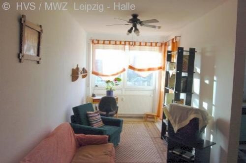 Leipzig Immobilien Inserate große und helles Zimmer in einer Wohnung mit Balkon und separater Küche, parkähnliche Wohnanlage Wohnung mieten