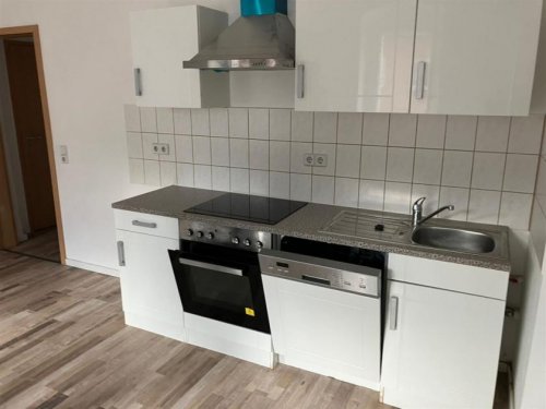 Roßwein Immobilien Gemütliche 1,5-Zimmer mit Laminat, EBK und Hausgarten in guter Lage!!! Wohnung mieten