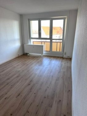 Dessau-Roßlau Etagenwohnung Schöne Stilvolle sonnige 3-R.-Wohnung in Dessau im 3.OG,58,20m2 mit BLK.zu vermieten.
 Wohnung mieten