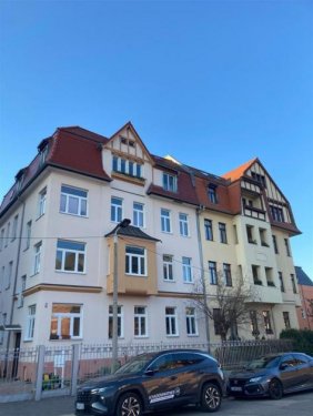 Zwickau Wohnung Altbau Große DG 4,5 Zimmer mit Einbauküche und Laminat in sehr guter Lage! Wohnung mieten