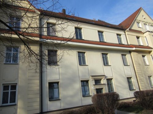 Zwickau Immobilien Schöne Wohnung in Denkmalschutzobjekt mit neuewertiger Einbauküche, Stellplatz und Balkon Wohnung mieten