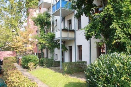 Chemnitz Immobilienportal * Günstige EG 2-Zimmer mit Terrasse, Laminat und Wanne im Zentrum! * Wohnung mieten